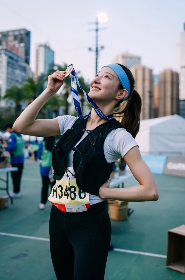 seyounggpics's tweet image. happiness looks good on her 💙