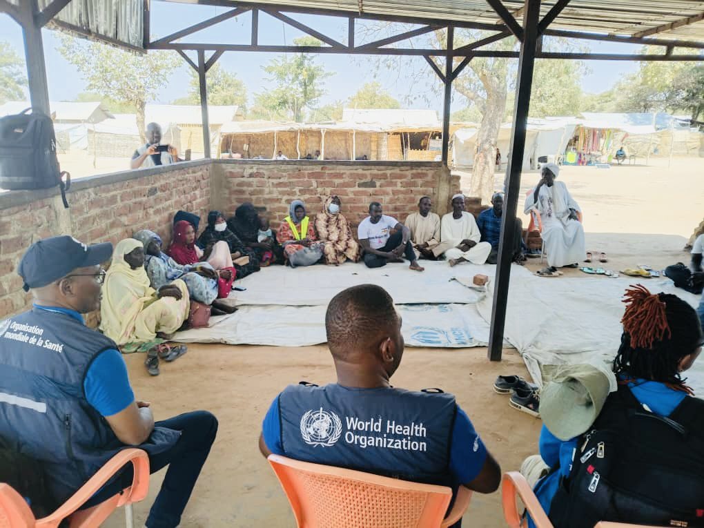 OMSCentrafrique's tweet photo. 📍#Korsi | Visite du site et échanges avec les réfugiés soudanais 🇸🇩 sur leurs besoins essentiels
Sur le terrain, la Représentante de @WHO en #RCA 🇨🇫 et ses équipes ont dialogué avec les communautés et partenaires pour orienter l’accès aux soins et la réponse humanitaire. https://t.co/gysBUvYxQI