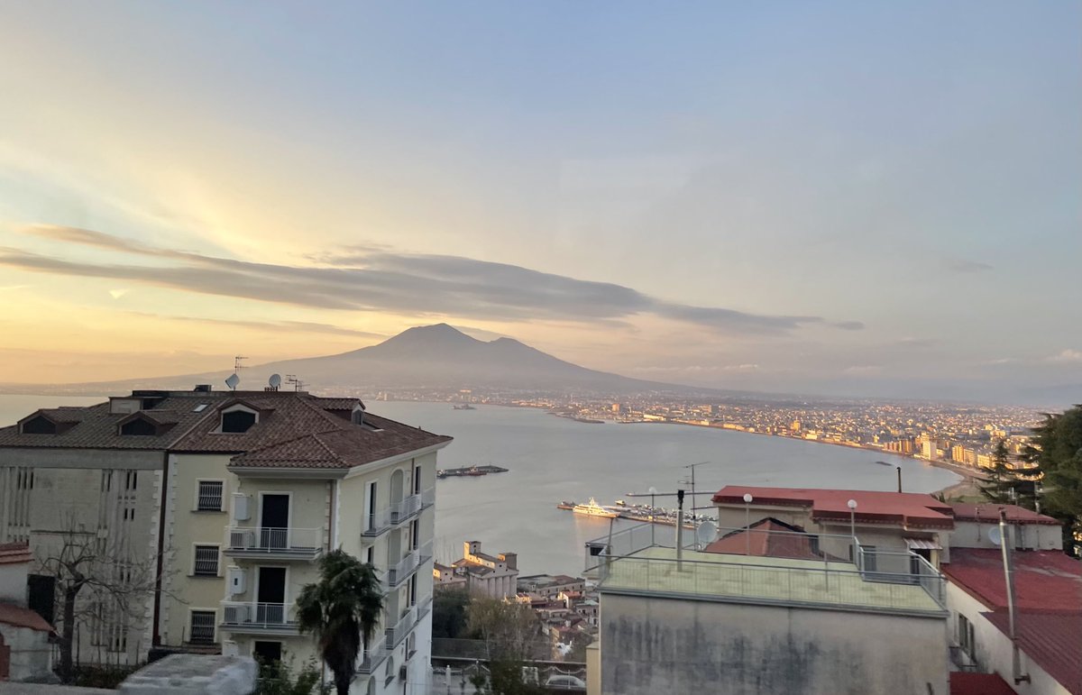 amxqiqi's tweet image. i dont need much sleep at night because my life is my dream