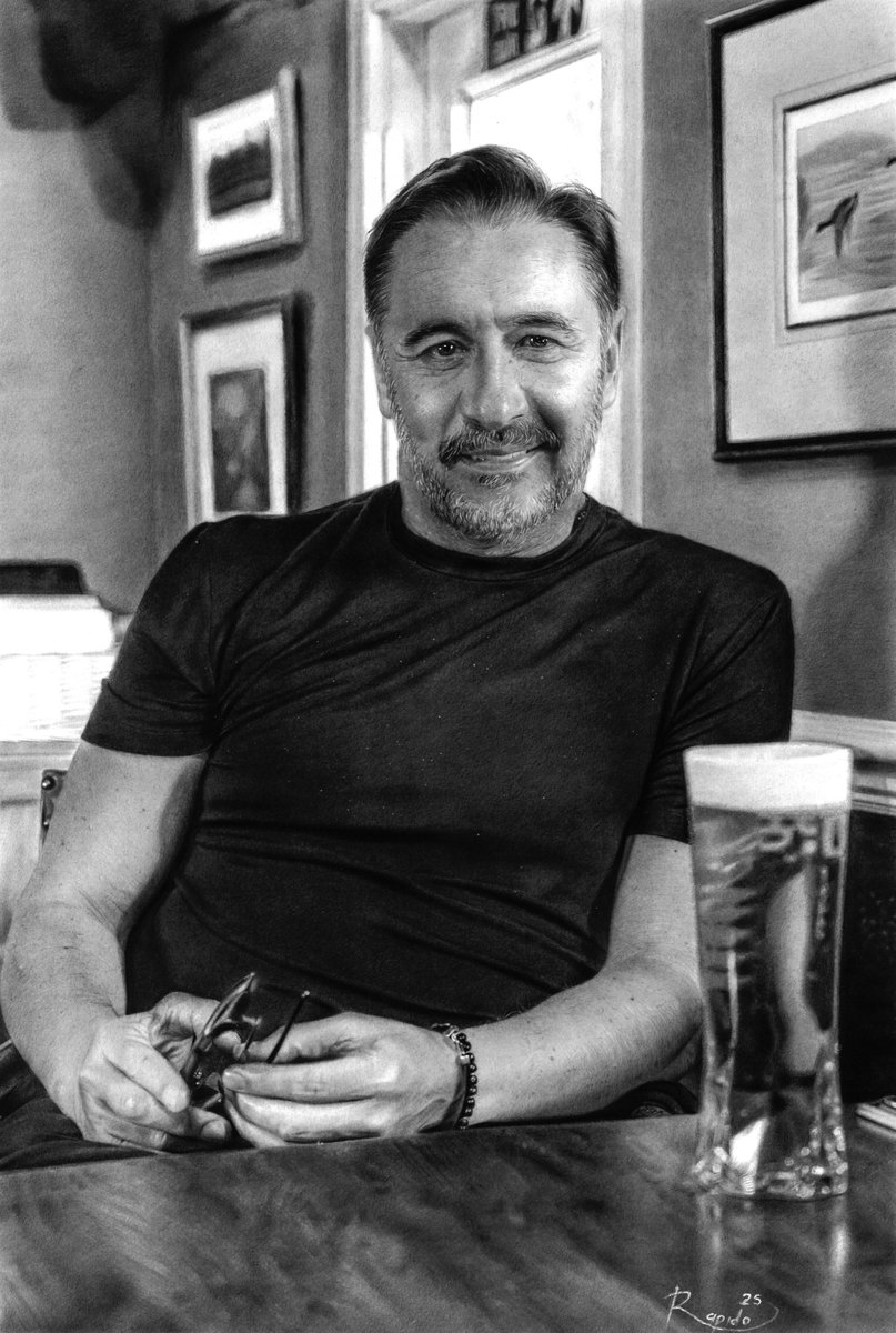 rapidodraws's tweet image. Not to brag, but I made this with graphite