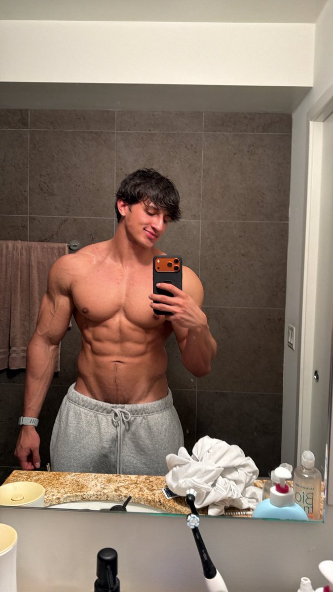 hunter davis tweet media