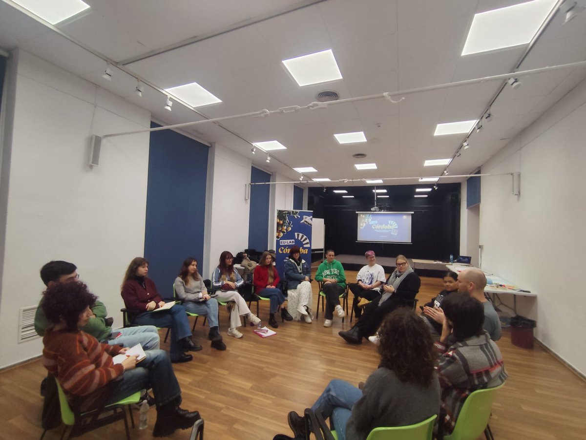 #Córdoba  Arranca EU-LAB Córdoba 🇪🇺

Ya está en marcha el primer encuentro de EU-LAB Córdoba, un proyecto de empleabilidad donde 10 jóvenes de Córdoba se forman para trabajar como personal técnico en proyectos europeos y entidades del tercer sector.

Subvenciona <a href="/planneocordoba/">Planneo Córdoba Joven</a>