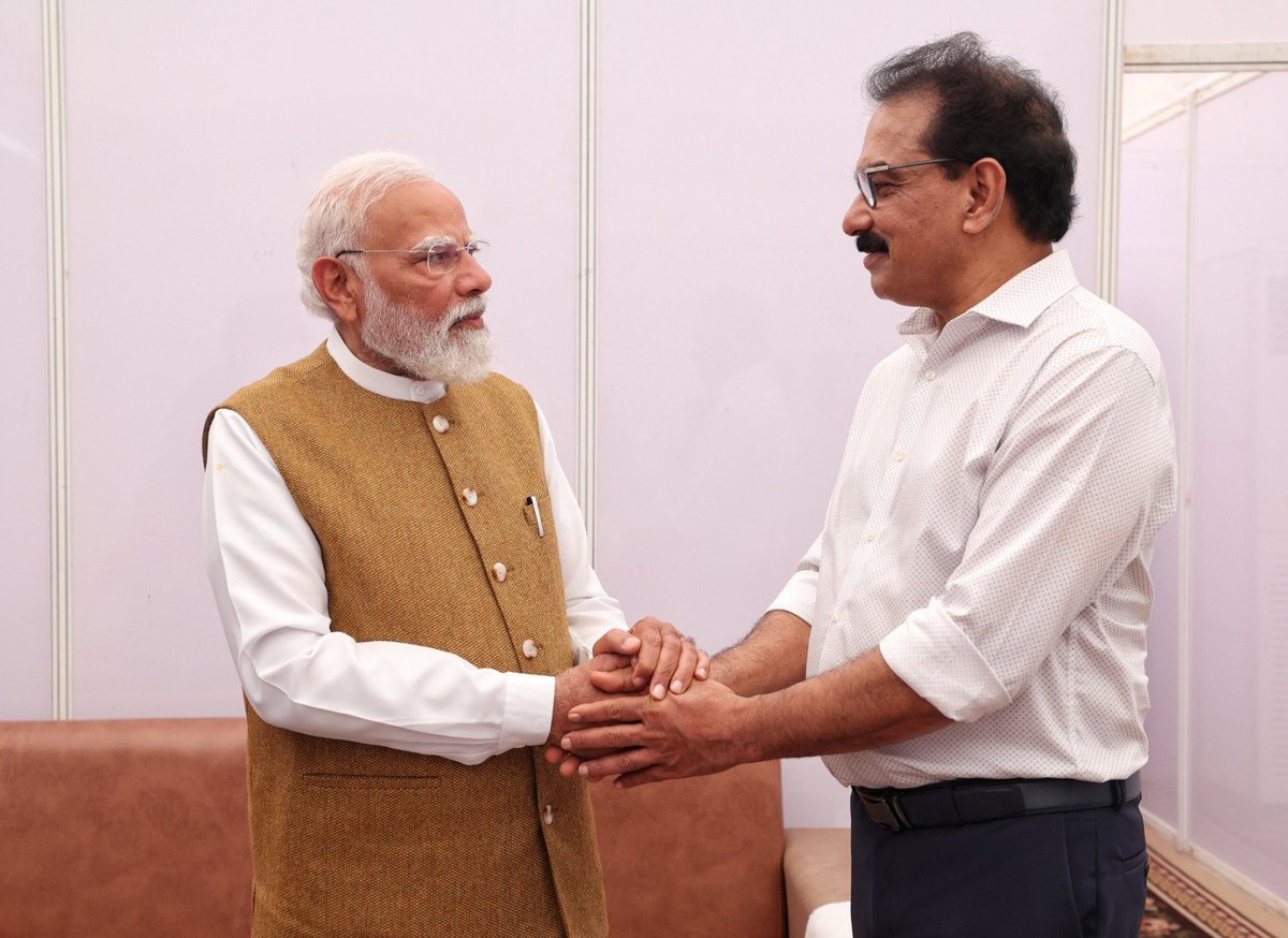 Narendra Modi tweet media