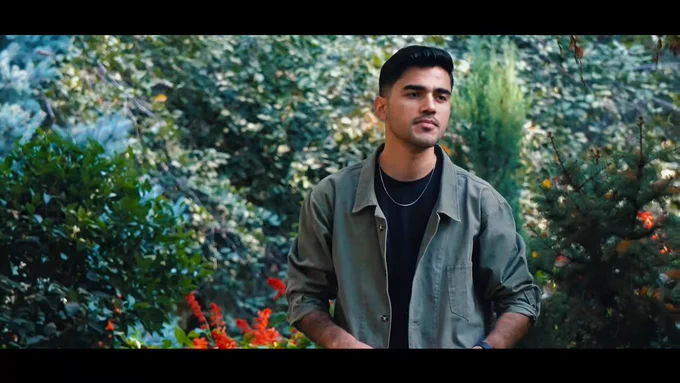 ادیب کاظمی آهنگ جدید خود «حذر نمی کنم» را منتشر کرد