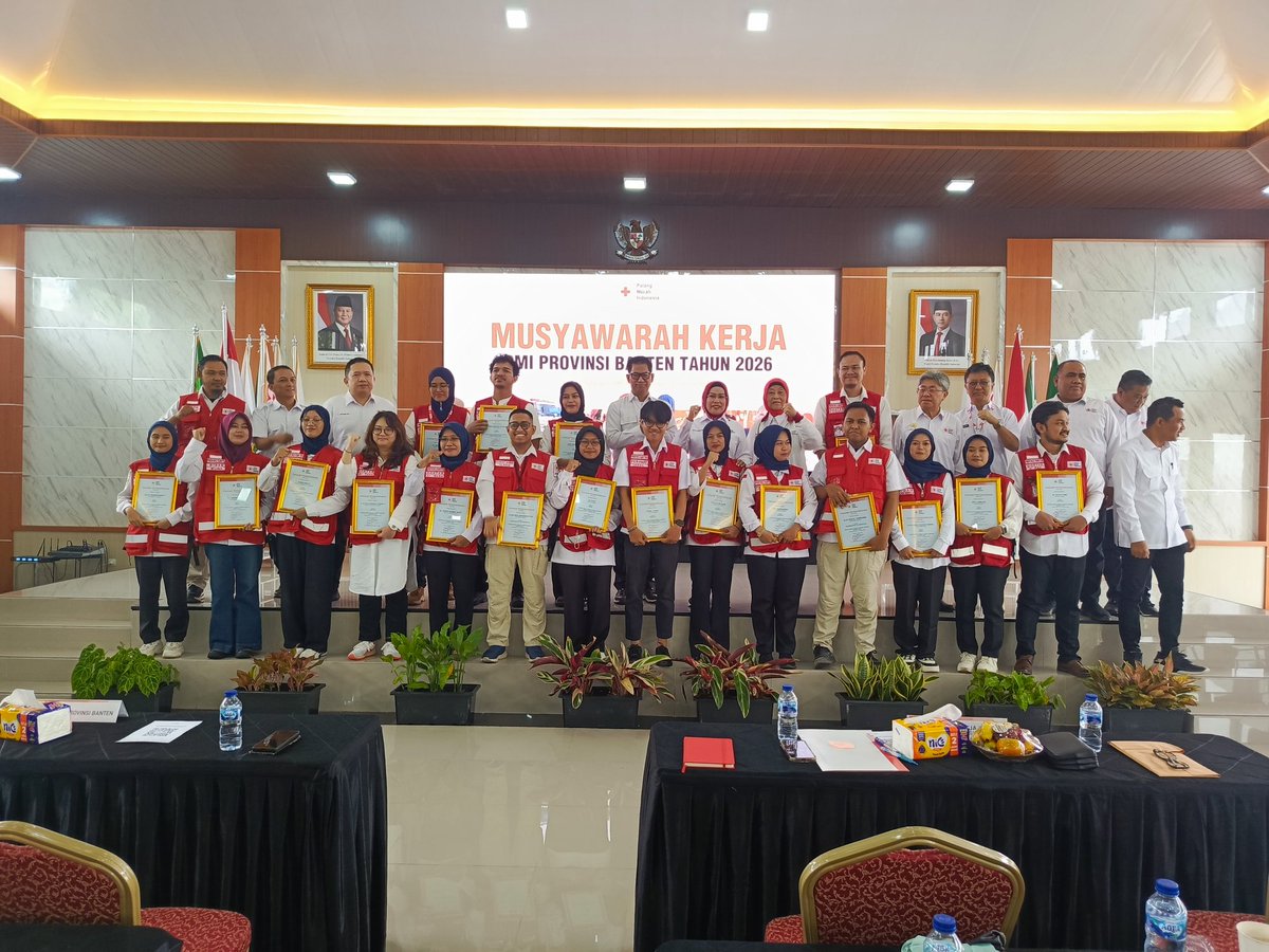 <a href="/pmicilegon/">PMI Kota Cilegon</a> menghadiri Musyawarah Kerja PMI Provinsi Banten yang digelar Rabu (21/1/2026).

Melalui kegiatan ini diharapkan sinergi dan penguatan pelayanan kemanusiaan PMI di Provinsi Banten semakin optimal.
#PMIKotaCilegon #PMIProvinsiBanten #MusyawarahKerjaPMI #PMISelaluBantu