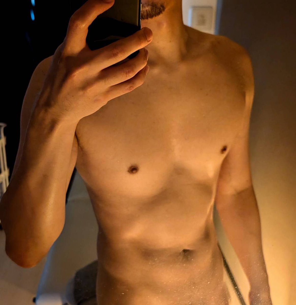 Orgasm大阪店

⭐︎☆セラピスト紹介☆⭐︎

『シンゴ』

セラピストページはこちら👇
osaka.mens-refresh-orgasm.com/archives/staff…