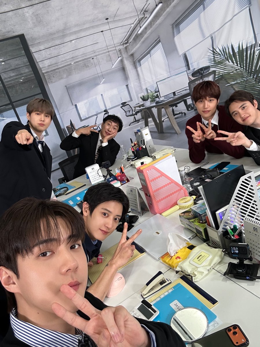 knockknock0408's tweet image. CHANYEOL D.O. KAI SEHUN SUHO - halmyungsoo ins