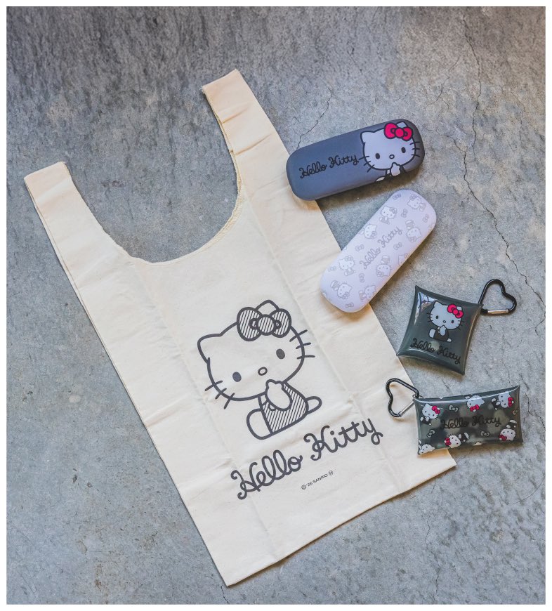 「ハローキティ」モノクロシリーズ

かわいいキティがシックなモノクロに。
ポーチやエコバッグなどデイリーに使いやすいアイテムがいろいろ！

store.world.co.jp/s/brand/itsdem…
