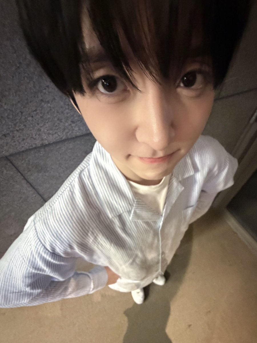 nutjju's tweet image. ㅇㄴ 과사보면 추구미 이랬던 애가 어떻게 이렇게 바뀐거지? 누나들이 얼마나 얘를 이뻐하고 보듬고 귀여워한건지 감도 안잡힘