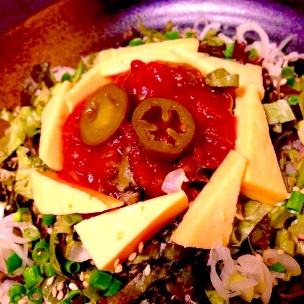 26chart's tweet image. 【金曜日のフロチャ】

1月23日（金）
18時オープン致しました🍺

◆週替わりゴハン
『冬っぽいタコライス』🐙
『カキと白菜きのこのスープパスタ』🦪🍄‍🟫
クラフトビール
『ラッキーホース』あと少し🐴🍺

ボドゲ&amp;amp;お酒&amp;amp;料理
何でも楽しめます🃏🍺

皆様お待ちしておりまーす
#26chart #中野 #ボドゲ