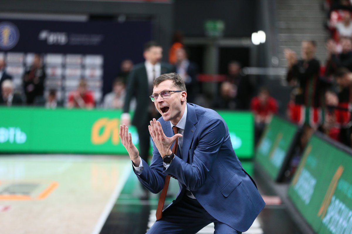 🚨💣 Rostislav Vergun has joined the Zenit staff as an assistant and will temporarily act as head coach.

The contract with the Belarusian specialist is valid until the end of the 2025/26 season.

#Zenit #VTB