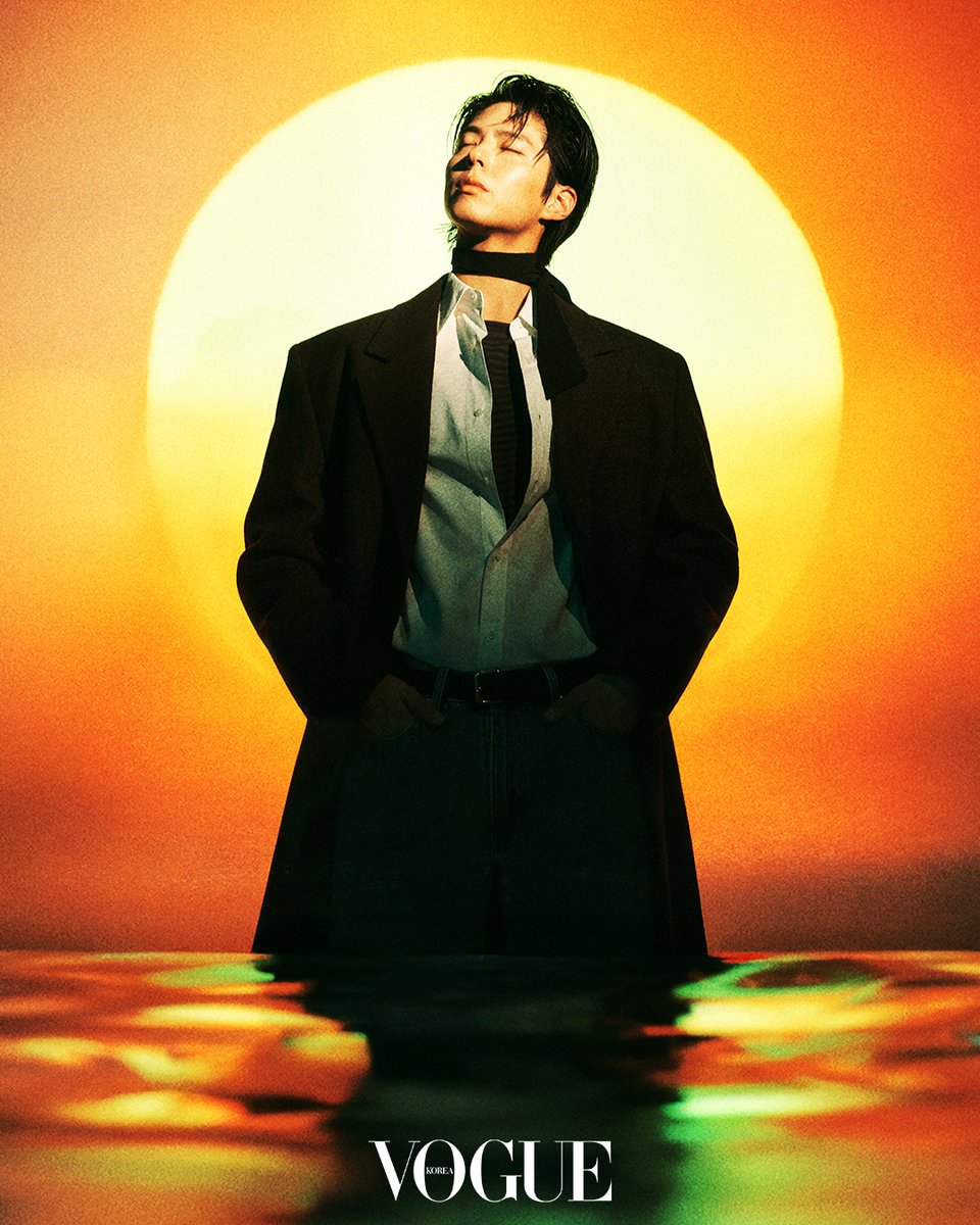 VogueKorea's tweet image. #광고
THE QUIET FLAME 
붉은 기운이 머무는 공간. 그 안에서 잠든 시간을 깨우듯 기운을 일으키는 정관장과 박보검의 특별한 조우.