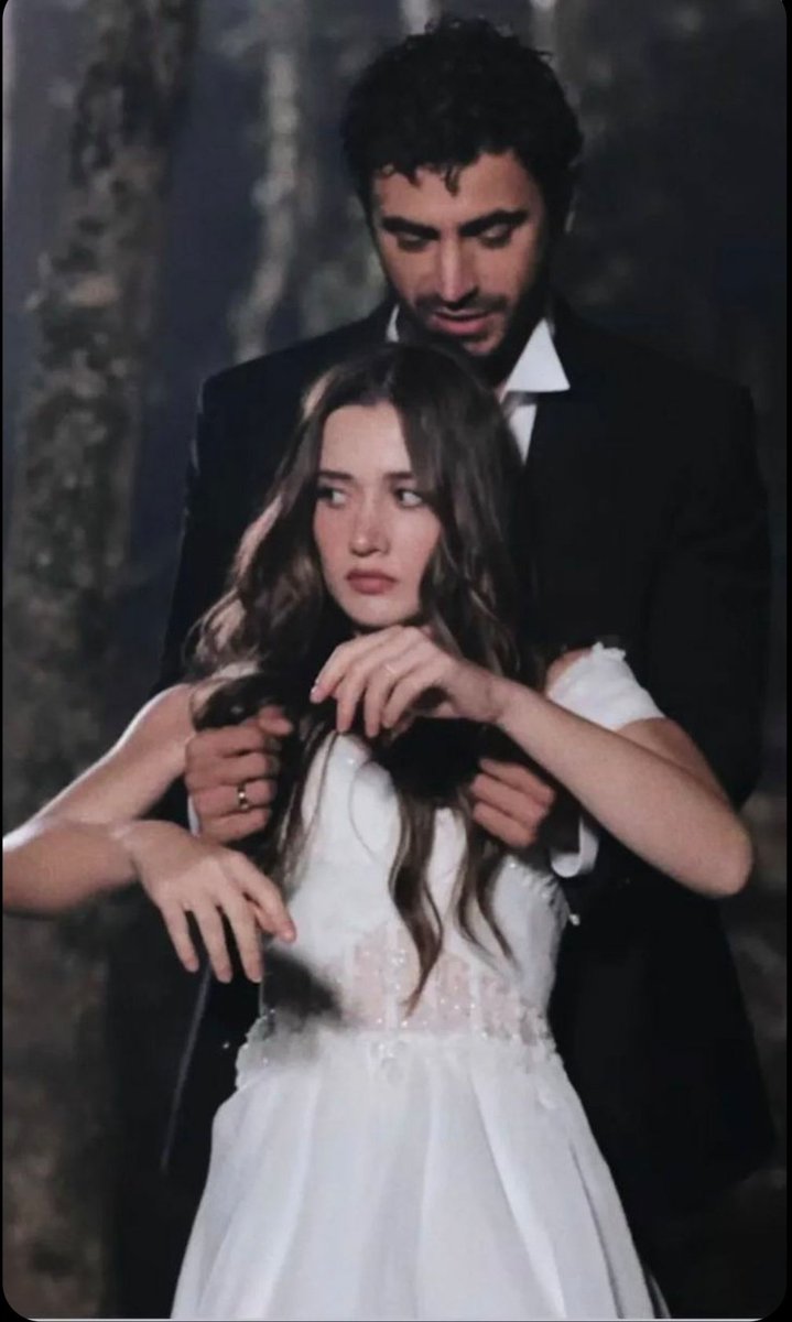 #Arafta #MerTeş
Biliyor musunuz arkadaşlar, bu fotoğraftan daha çok korkutan hiçbir şey yok. O gün ne olacak acaba؟😣🤔