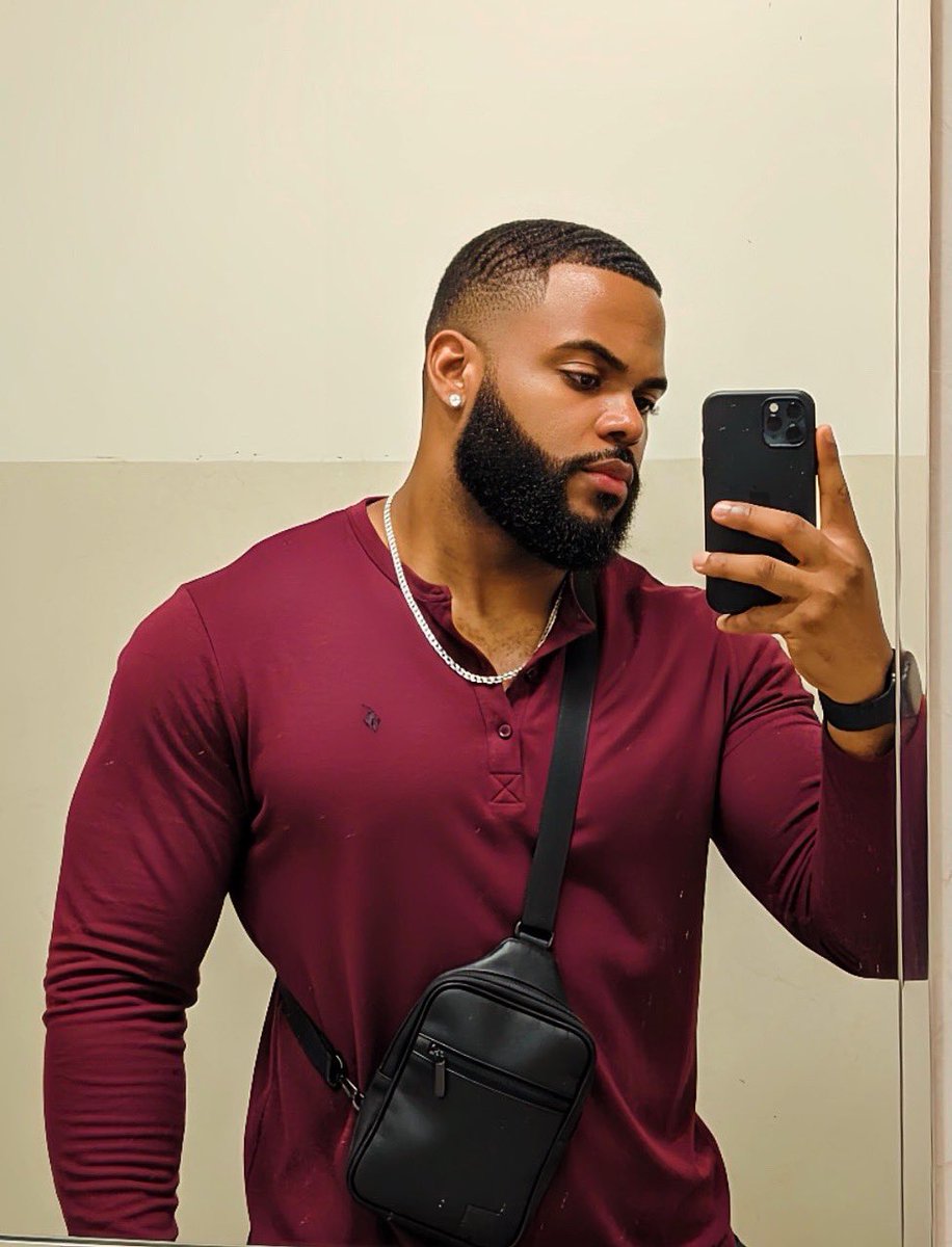 Jonifloope's tweet photo. Even when I lose , I win 💪🏾😏🤞🏾

#EiNegro #DeRojo #Domi #MirrorPic https://t.co/PDtBPpQPjV