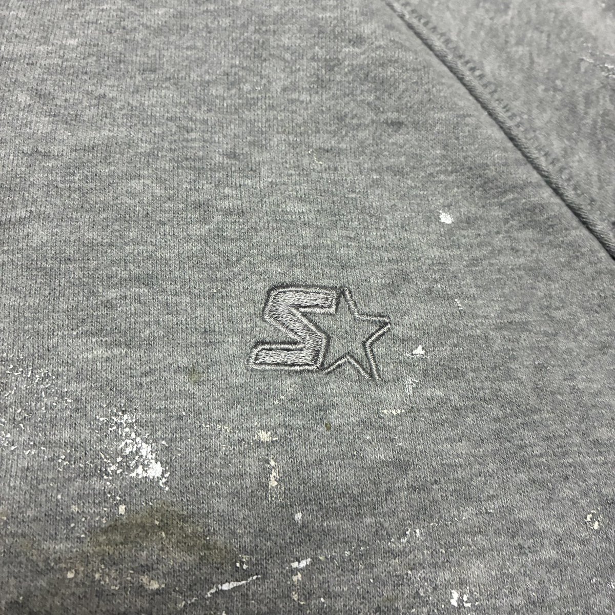 furugiYUA's tweet image. ＞＞＞古着屋YUA
⁡
STARTER👕
⁡
ジップアップパーカー  2XL
⁡
 #ペンキ
 #リアルペンキ 
 #starter 
 #スターター
 #us古着
⁡
￥2500-(込)