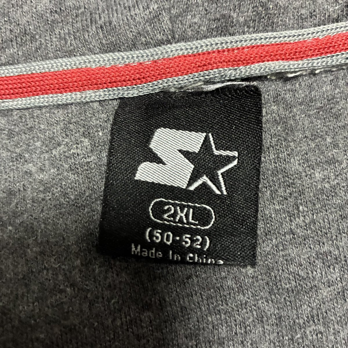 furugiYUA's tweet image. ＞＞＞古着屋YUA
⁡
STARTER👕
⁡
ジップアップパーカー  2XL
⁡
 #ペンキ
 #リアルペンキ 
 #starter 
 #スターター
 #us古着
⁡
￥2500-(込)
