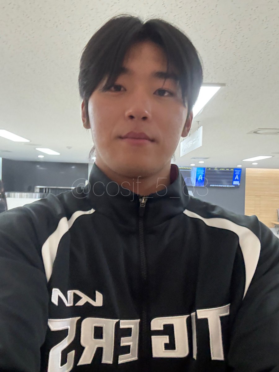 흑백요리사 안 봤고 요리 하려고 생각해봤으나 막상 하려니 재료 일일히 사는게 더 힘든것 같아서 포기했으며 요리는 어려운것 같다 -김도영-