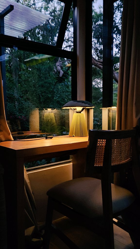 I sampled elements from the Rwandese basket and the origami lamp base to reinterpret the classic mushroom lamp.

The mushroom lamp origins date back to the 19th Century and has since been reimagined by designers across generations.

This is my African iteration, which I have