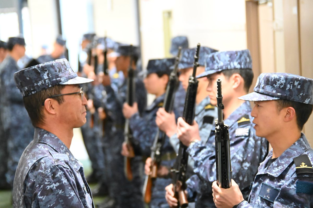 第59期一般幹部候補生課程（部内課程）は、武器点検を実施しました