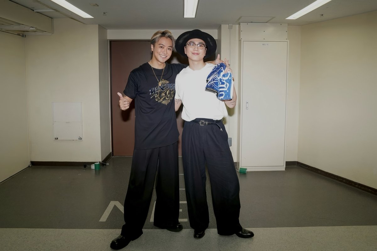 jsb3liveacc's tweet photo. ◤ CL ◢
#ØMI

本日1/23(金)20:00-
昨年9/19(金)日本武道館にて開催
#EXILETAKAHIRO 「 #HERUCLES 」にサプライズ出演したØMIの模様も配信☑︎

@CL_OFFICIAL_ACC 

🔗ご視聴URL
https://t.co/08d7JVTmxj https://t.co/X2bnoRVwKg