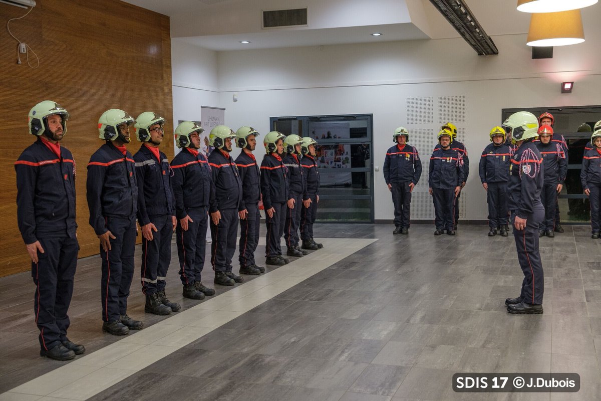 Pompiers17 tweet media