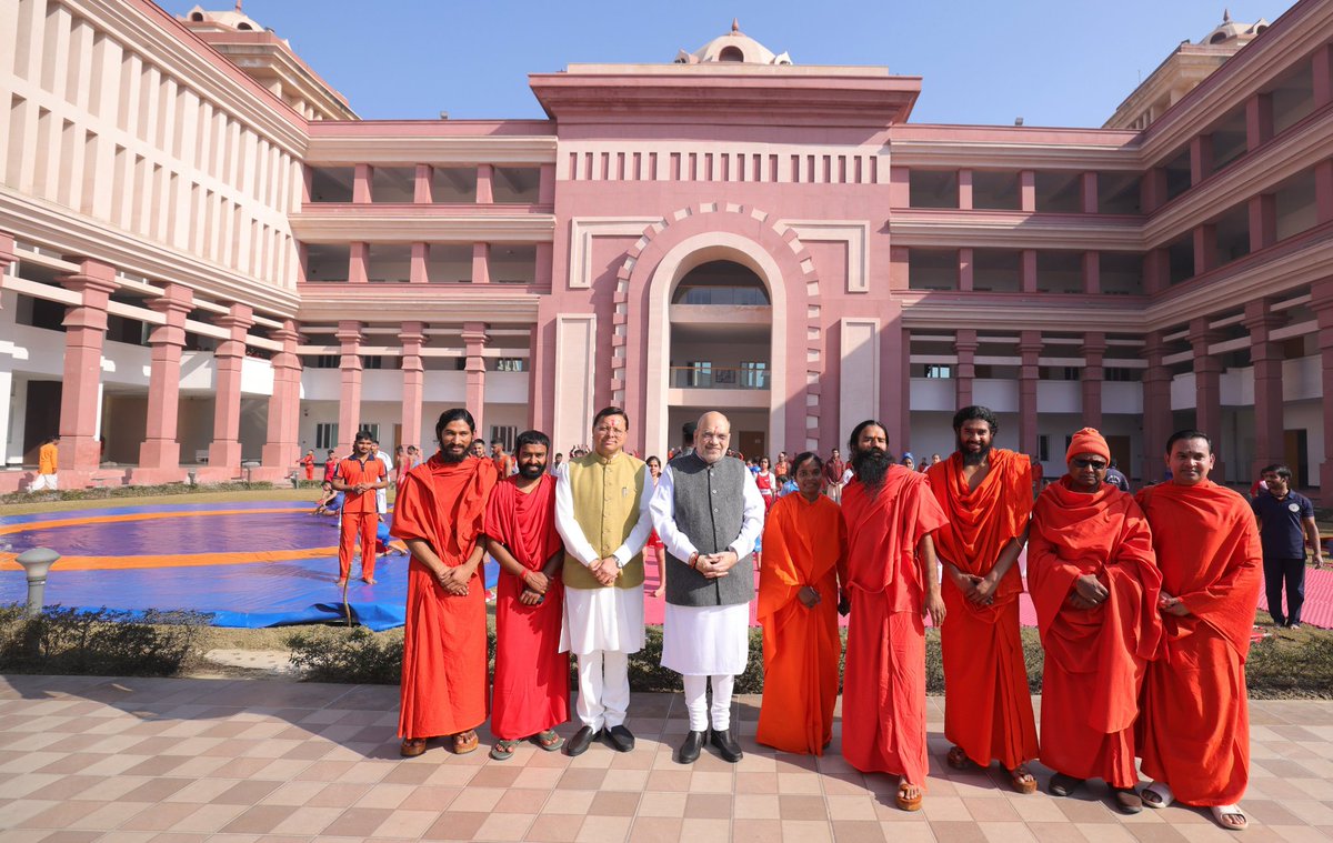 शरीर, मन और आत्मा की शुद्धि के लिए एक बार पतंजलि इंटीग्रेटेड हॉस्पिटल जरूर आएं। यहाँ का वातावरण ही आपको आधा स्वस्थ कर देता है। #पतंजलि_इंटीग्रेटेड_हॉस्पिटल
AmitShah at Patanjali 
<a href="/AmitShah/">Amit Shah</a> 
 <a href="/yogrishiramdev/">स्वामी रामदेव</a> <a href="/Ach_Balkrishna/">Acharya Balkrishna</a> 
<a href="/rakesh_bstpyp/">भारत</a>ॐ