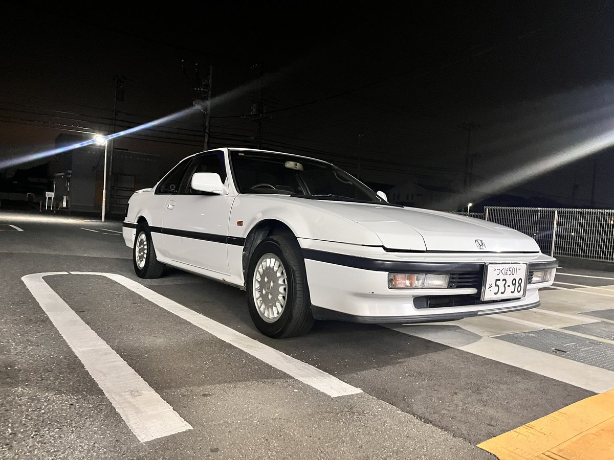 #とっくに生産終了したクルマに乗ってる変わり者 
どっちも可愛くてすき