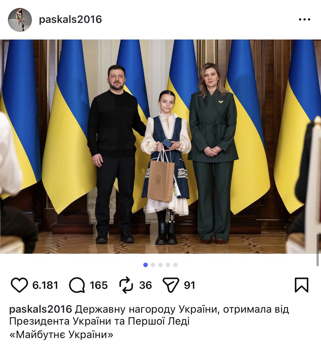 oleshkomyroslav's tweet photo. Боже яка сука мразь. Ця б дитина мала б обидві ноги, якби не зірвав переговори в 2019 році, а потім не відмовився від миру в березні 2022 року. 
А тепер ця сука використовує дитину для піару. А своїх то діток евакуював до повномасштабного наступу з України. А батьків чужих дітей запевняв, що будуть шашлики, а всі заяви США про наступ - невиправдані.