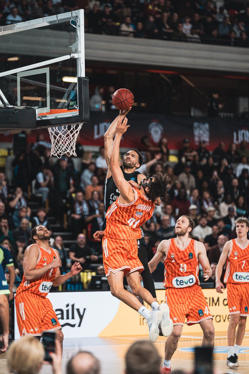 Still thinking about this Deane Williams poster 📸😤