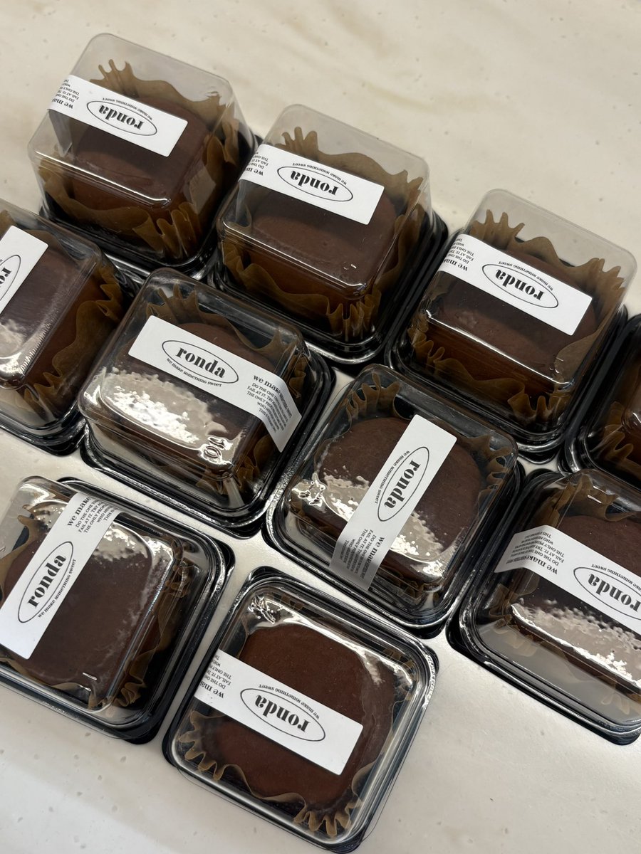 1인 2개씩 두쫀쿠 주는 회사 권력 .. 🧆🧆

무려 700명이 넘는 직원들에게 두쫀쿠를 선사하셨답니다..