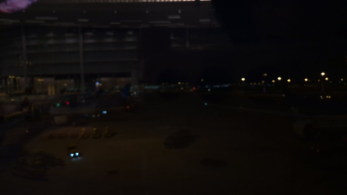 caffeinduck's tweet image. 밤에 공항을 오면 nt에 들어간거같은 느낌을 느낄수 있네요