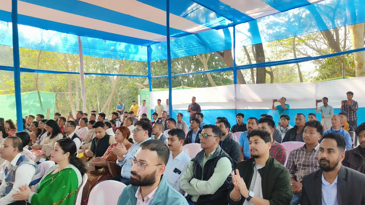 ranojpeguassam's tweet photo. Inaugurated the 𝐋𝐢𝐯𝐞 𝐅𝐢𝐬𝐡 𝐆𝐞𝐫𝐦𝐩𝐥𝐚𝐬𝐦 𝐑𝐞𝐬𝐨𝐮𝐫𝐜𝐞 𝐂𝐞𝐧𝐭𝐫𝐞 and laid foundation stone for the 𝐅𝐢𝐬𝐡𝐞𝐫𝐢𝐞𝐬 𝐂𝐨𝐦𝐦𝐮𝐧𝐢𝐭𝐲-𝐂𝐞𝐧𝐭𝐫𝐢𝐜 𝐂𝐞𝐧𝐭𝐫𝐞 𝐚𝐧𝐝 𝐅𝐚𝐫𝐦𝐞𝐫𝐬’ 𝐓𝐫𝐚𝐢𝐧𝐢𝐧𝐠 𝐇𝐨𝐬𝐭𝐞𝐥 at the Aquaculture & Biodiversity Centre, @GauhatiUniv, in the presence of Hon’ble VC Prof. Nani Gopal Mahanta.
These initiatives will strengthen capacity building, skill development, research and knowledge sharing in Assam’s aquaculture sector. The programme also saw the signing of an MoU between Gauhati University and ICAR to promote collaborative research and conservation of fish genetic resources.
@himantabiswa 
@CMOfficeAssam