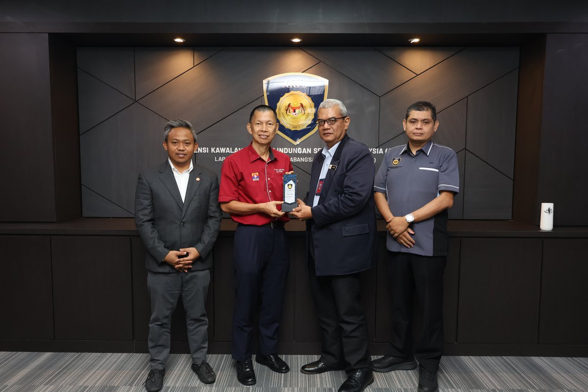 SEPANG, 23 Jan 2026 – AKPS KLIA mengadakan sesi pertemuan dan perkenalan bersama Dr. Teo Lian Seng, Ahli Majlis Perbandaran Sepang merangkap Pengerusi JPP Zon KLIA, bagi memperkukuh kerjasama dan penyelarasan keselamatan di kawasan KLIA.