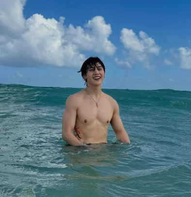 Matthew of ZEROBASEONE enjoys the beach in newly shared photos.