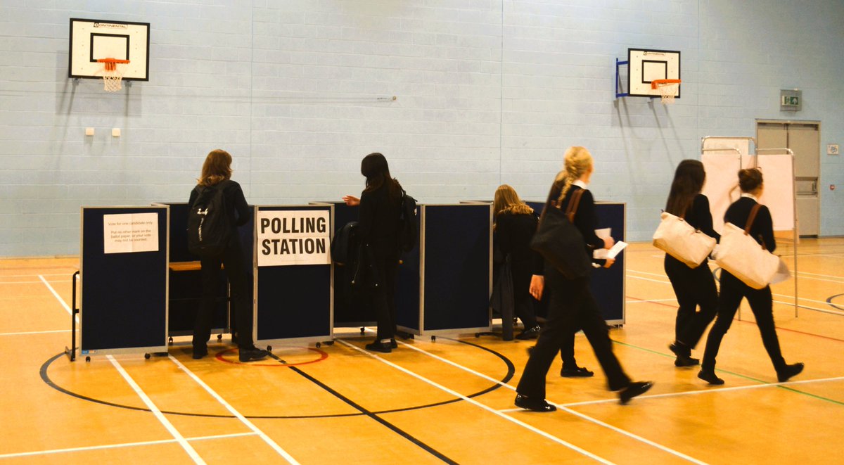 CastlefordAcad's tweet image. Voting for the UK Youth Parliament elections is still in full swing — and the queues are HUGE! 🗳🔥
Amazing to see so many pupils buzzing to take part and make their voices heard. Keep it going! 💥👏#YouthVoice #ProudOfOurPupils