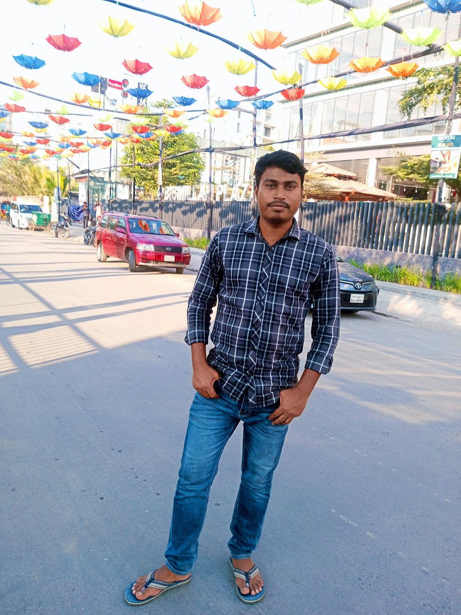 প্রতিটা ব্যথা মানুষকে ধৈর্য দেয়, আর প্রতিটা ধৈর্য মানুষকে বদলে দেয়।