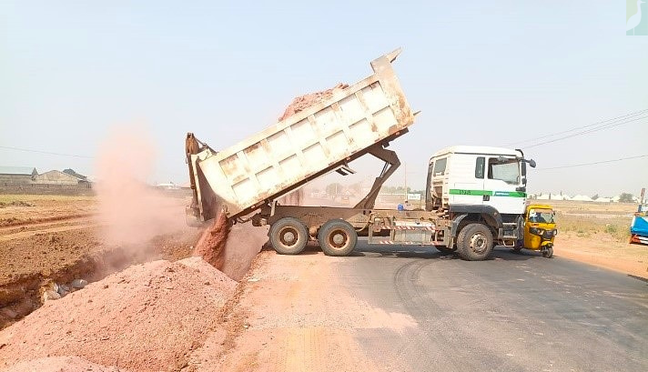 Hon. Abdullahi Yakasai, the Senior Special Assistant to the President on Community Engagements, North West Zone, represented the Honourable Minister of Works, Engr. David Umahi, during an official visit on the 20thof January, 2026, to inspect Section II: Sheme-Tsafe-Gusau Road.