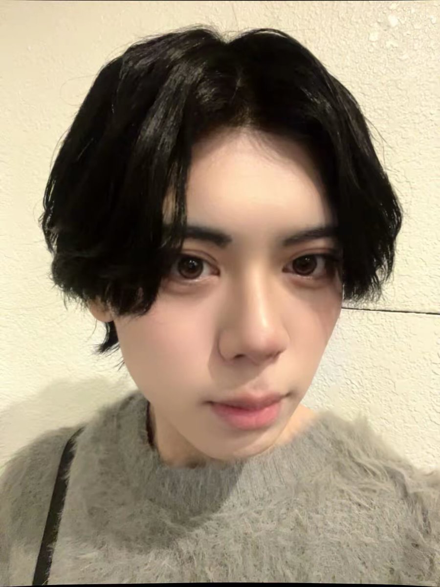 star_sei1258's tweet photo. 黒髪に変えました😃
今日も寒いのでみんな飲みに来ましょう!!
#CLUBSTAR https://t.co/9L65snEXSg
