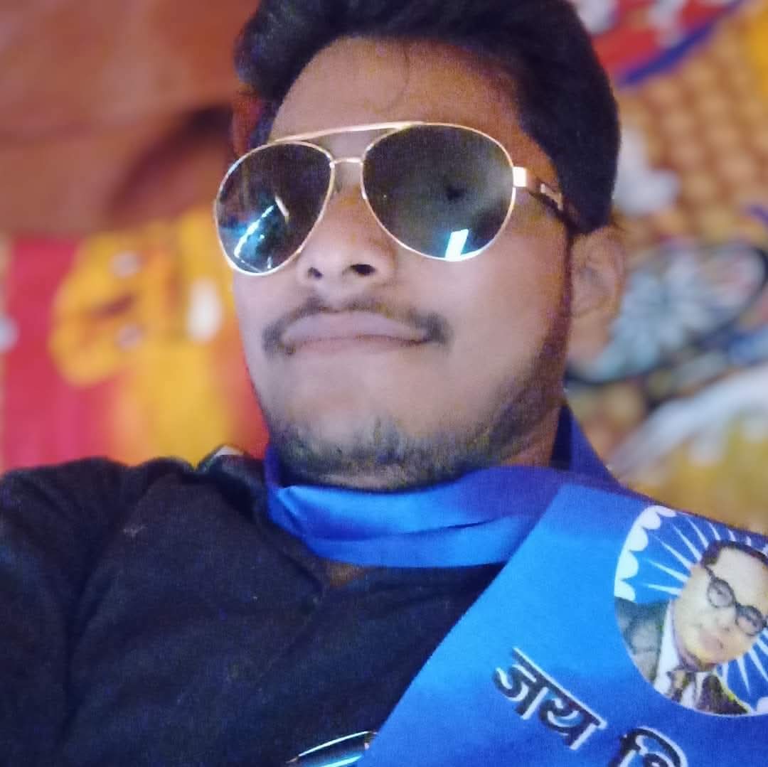 Harsh945877's tweet photo. अनुज उर्फ छोटू की हत्या को 5 दिन हो चुके हैं, लेकिन पुलिस के हाथ अब तक खाली हैं।
कहीं ऐसा न हो कि न्याय की आवाज सरकारी फाइलों में दबकर दम तोड़ दे।
दोषियों की गिरफ्तारी कब होगी?
#JusticeForAnuj
#AnujMurderCase
#औरैया
#Dibiyapur
#PoliceAccountability
@BhimArmyChief @dgpup @Uppolice https://t.co/RsIjRVvRtf