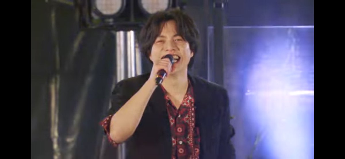 ldkkrt_728's tweet photo. 新曲初披露がフリーライブでなのかぁ…って感じだけど、これでいいのだ！めちゃくちゃいい曲すぎた。。
しげちゃんずっといい顔してたし、流星のマイクトラブルに気付いて2人で歌ってんのエモかった。

しげちゃんが楽しそうで嬉しいわ✌️
どうかツアーでは前髪おろしてますように🙏🍀

#WESTꓸ https://t.co/bhdBhPtv11