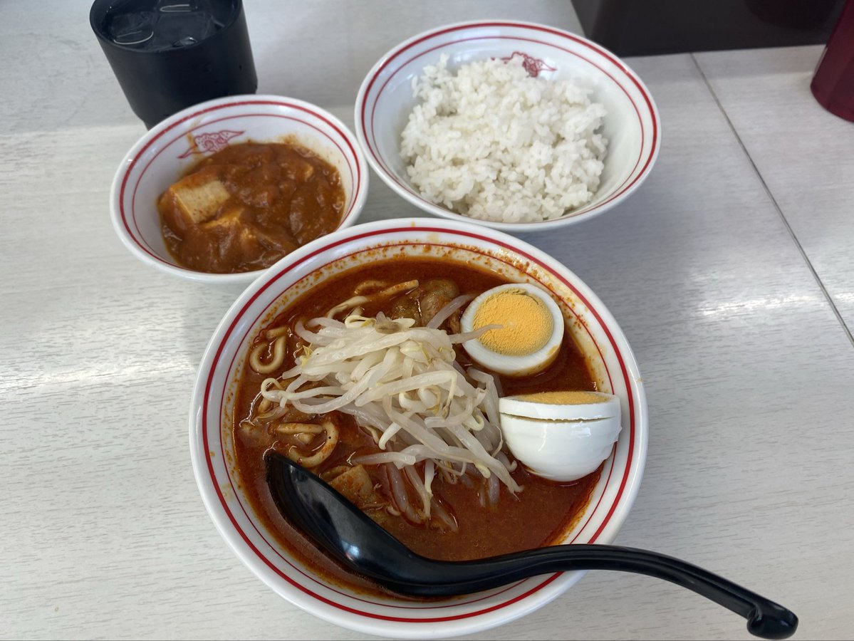 蒙古タンメン中本　川越　1
レディースセット北極
中本初めでもあり今日誕生日なのでご馳走してもらった。
3ヶ月ぶりの北極はレディースセットにしておいてよかった。辛さの耐性落ちてる。昔はよくKKできてたなと思う。
でも北極ってやっぱりいいなって思った。