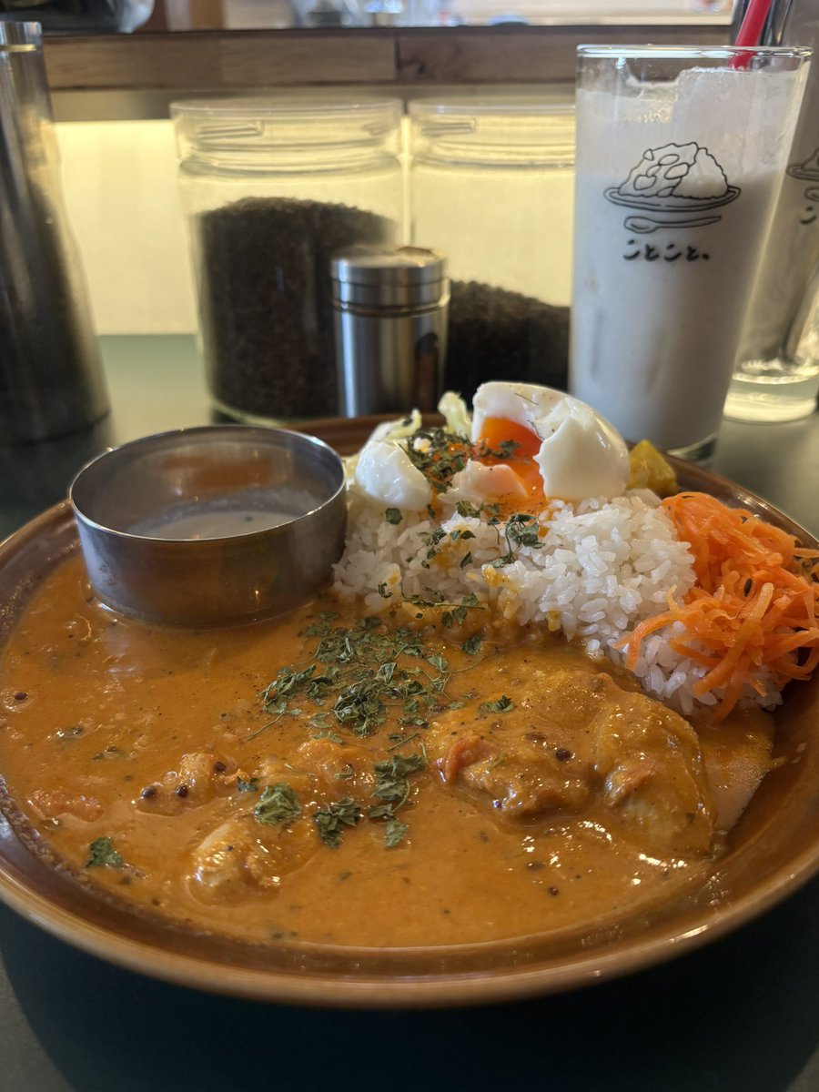カレー屋さんできてた☺️

なんだか眠れずに迎えた健康診断の後、ほぼ一日ぶりの食事に。（この後寝た）
