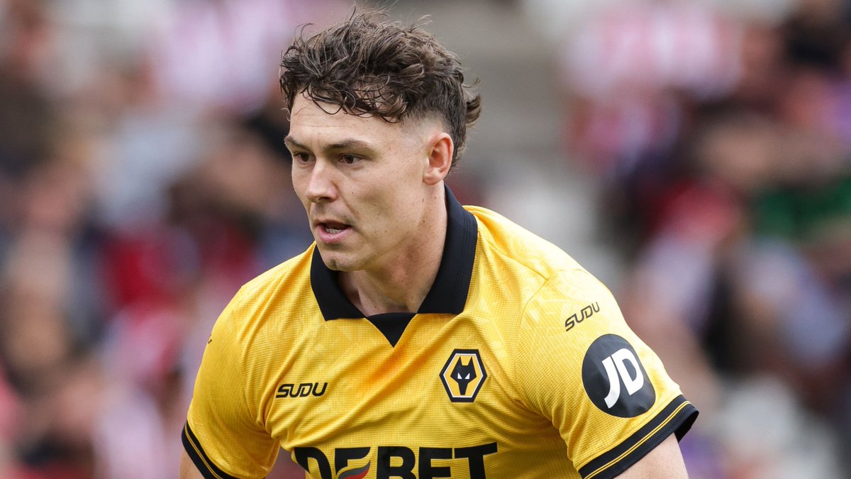 SkySportsLyall's tweet image. #Wolves have rejected an initial bid from #LeedsUtd for Jorgen Strand Larsen. The value of it is currently unconfirmed but Wolves are believed to value him at £40m. #WWFC are quite content for him to stay but he has interest from a number of clubs this month. More on…