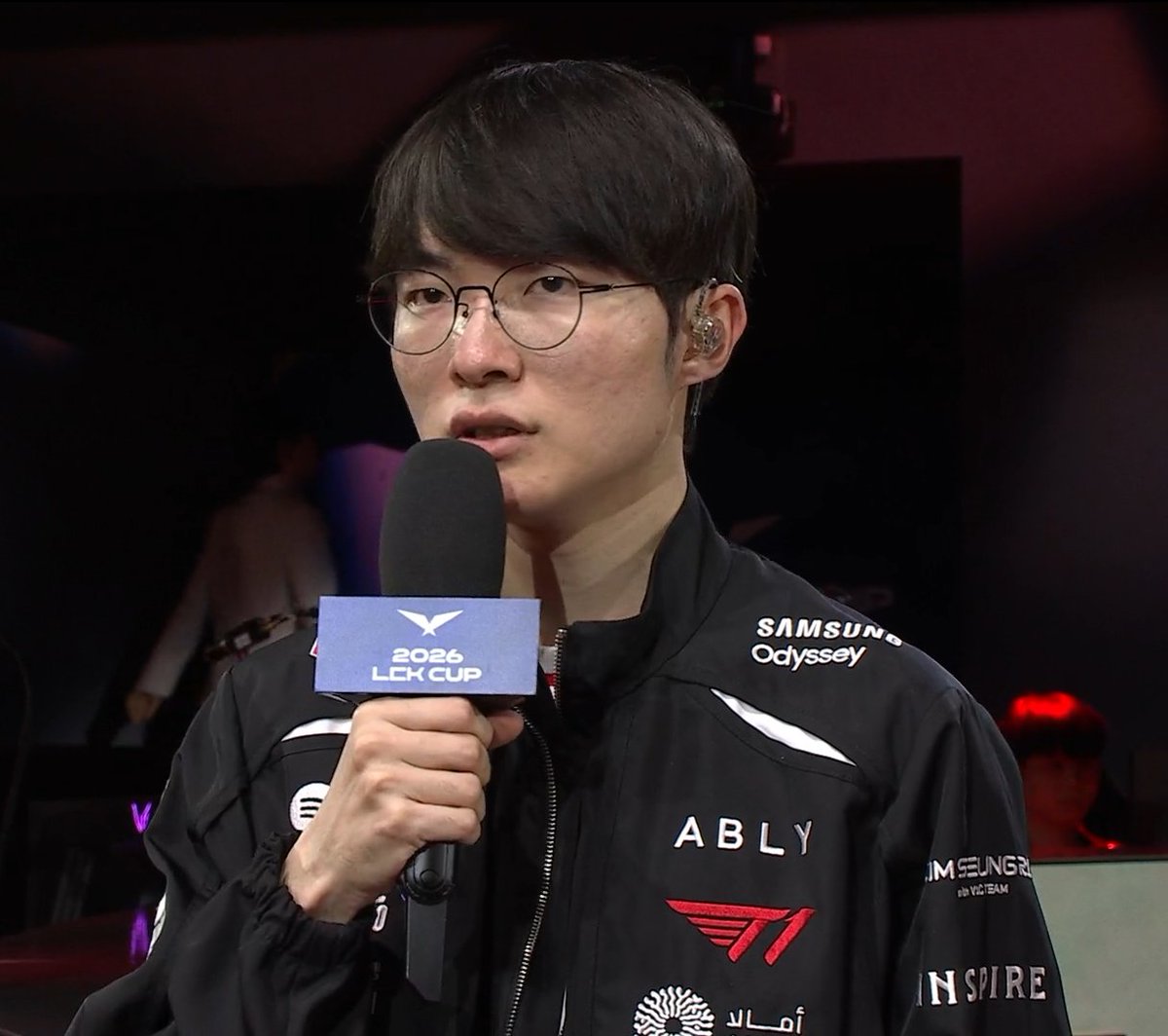 onerpeyz's tweet image. faker knew lissandra was a counter to all of the enemy team and he said that kerias lissandra wasnt anything special but hes sure he did well LMAOOOOOOOOO