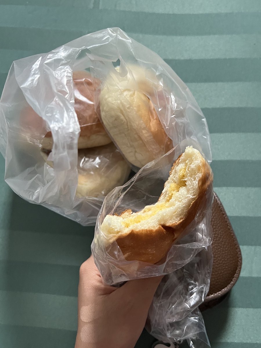 berhasil memberhentikan ras terghaib di bumi: ABANG ROTI ANGET 😇😇😇