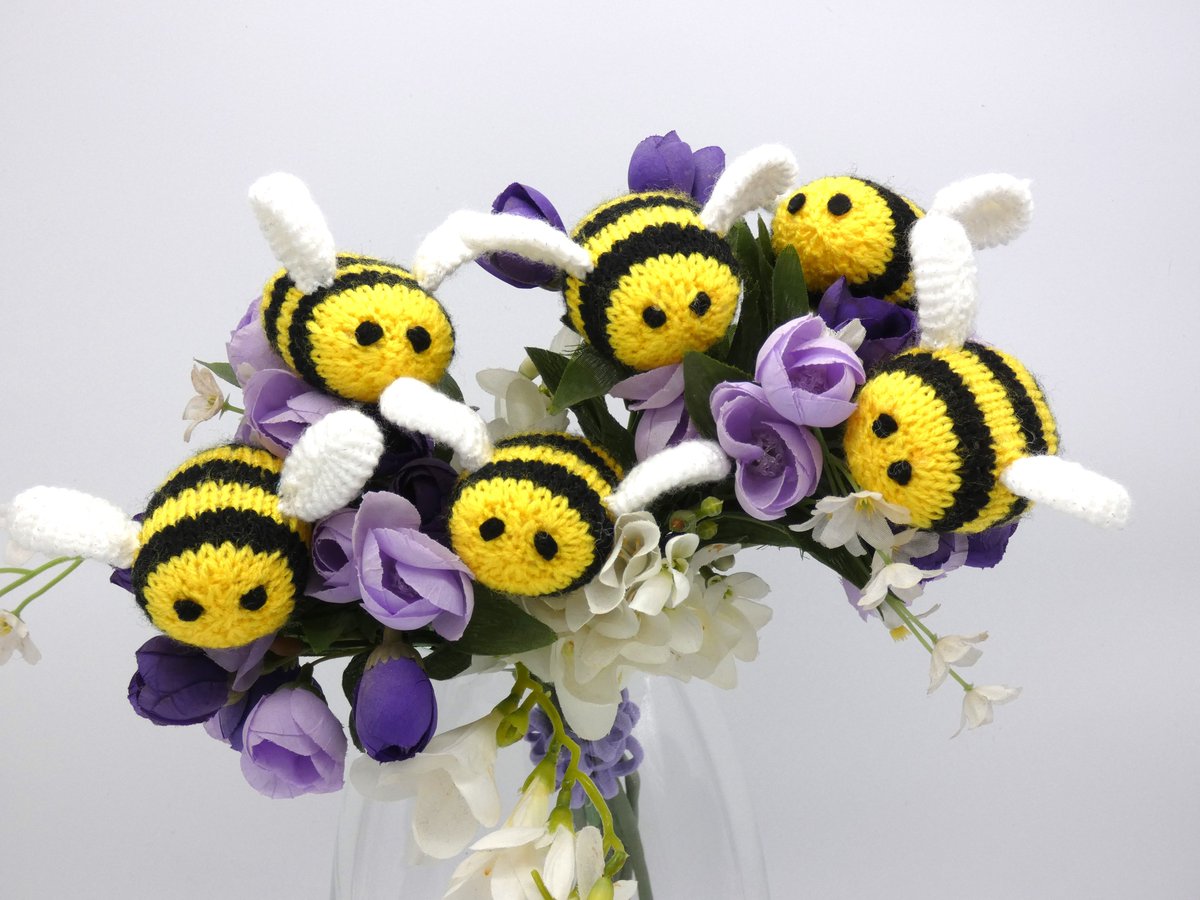 DorothyLollipop's tweet photo. Knitted Bees! πππππππ
#bees #bee #knittedbee #toybees #handmadebee #honeybee #woollybee #dorothylollipopknits https://t.co/oMiC2UQDvb