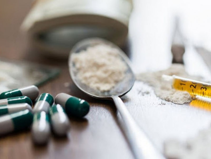 Мансууруулах эм, сэтгэцэд нөлөөт бодис хэрэглэдэг 30.000 далд хэрэглэгч байж болзошгүй 

Мансууруулах бодис нь Үндэсний аюулгүй байдал, хүн амын удмын сан, эрүүл мэнд, амь нас, үндэсний язгуур эрх ашигт шууд сөргөөр нөлөөлж нийгэмд учрах хор уршгийг нэмэгдүүлдэг. ДЭМБ-ын