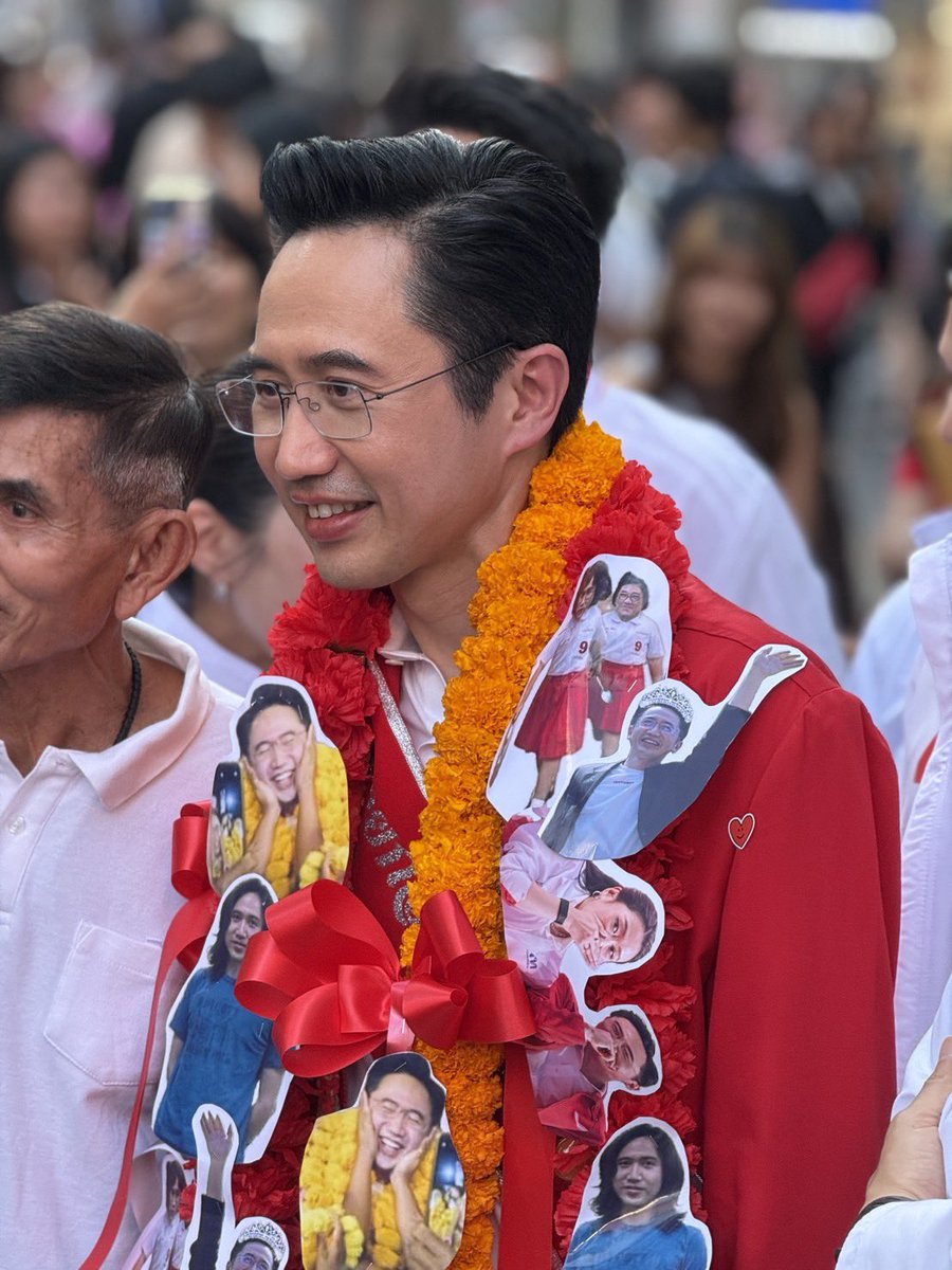 sharphornee's tweet image. พวงมาลัยเหี้ยมาก5555