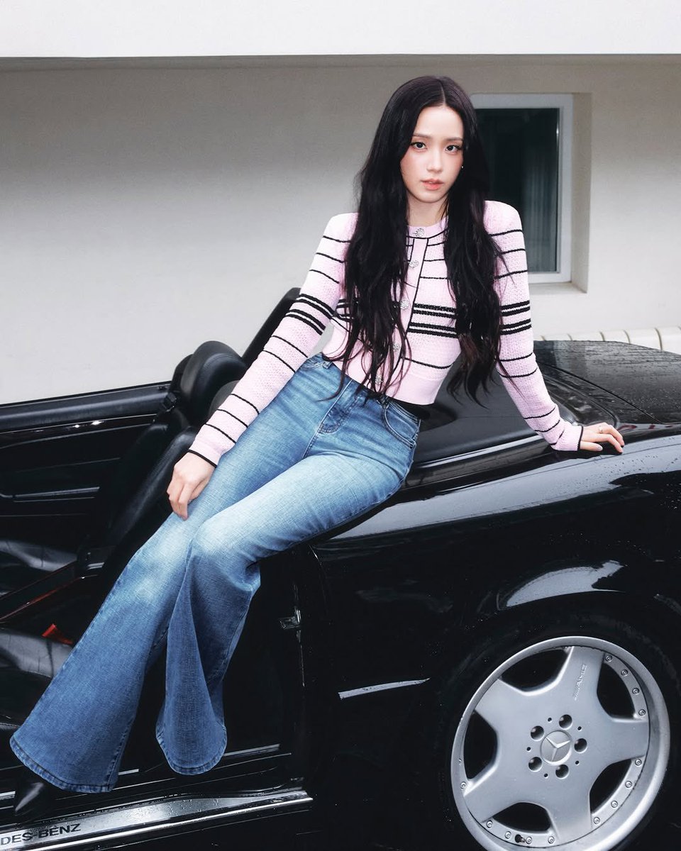 NEWSJISOO's tweet image. #JISOO for self-portrait spring-summer campaign.