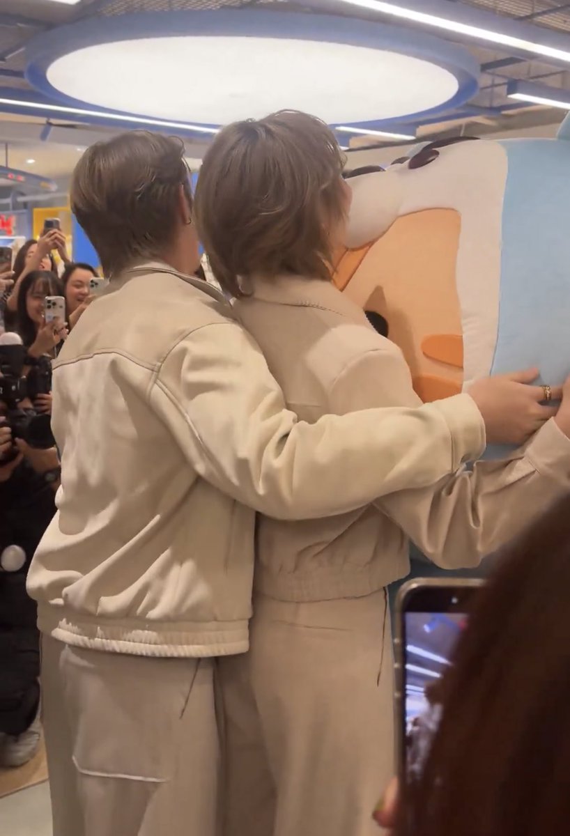 ดาดี๊กอดหมับ🫠 คลั่งรักปาปี๊เกินจนอุนย่ายอยากจะถามว่าเจ๋งยังจำเป็นอยู่มั้ยหนิ